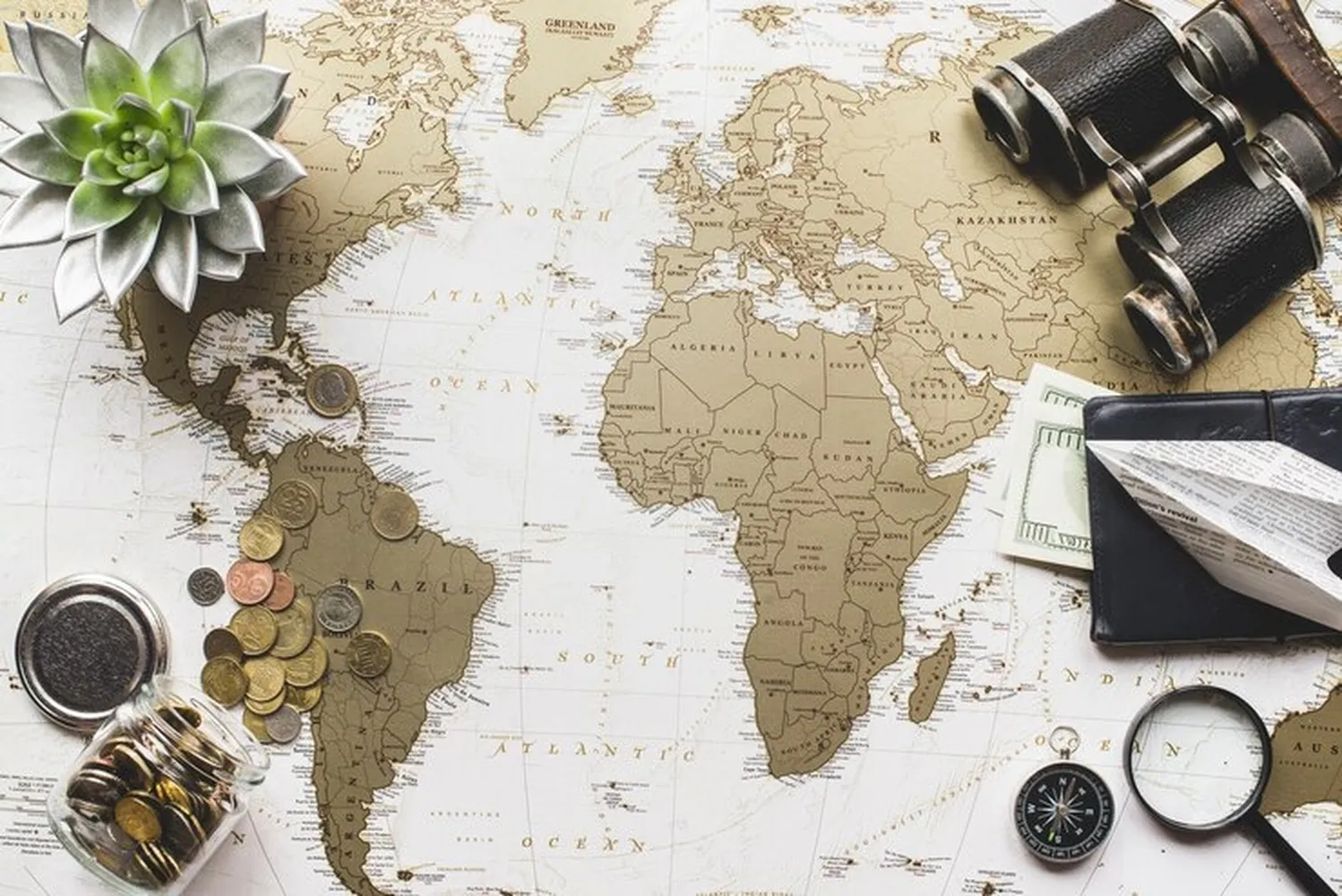کاغذ دیواری سه بعدی طرح نقشه جهان همراه ابزار سفر